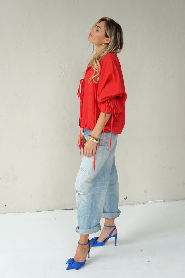 Luxurious linen blouse ties with laces