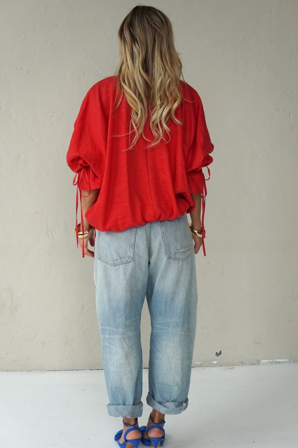 Luxurious linen blouse ties with laces