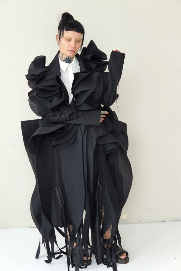 SPECIAL BLACK AVANT-GARDE LONG COAT WITH DETAILS