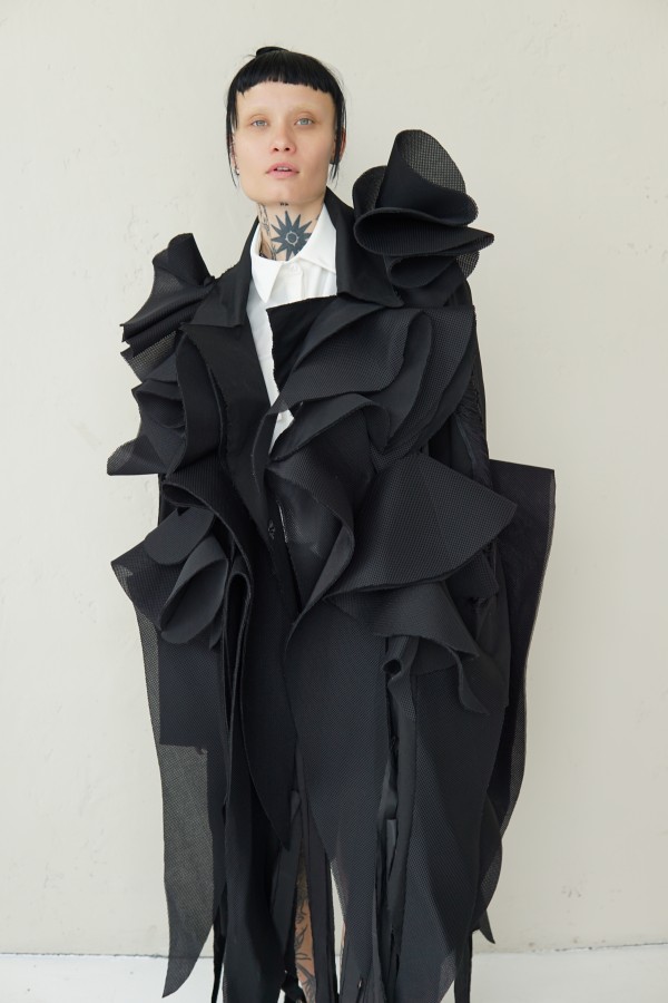 SPECIAL BLACK AVANT-GARDE LONG COAT WITH DETAILS