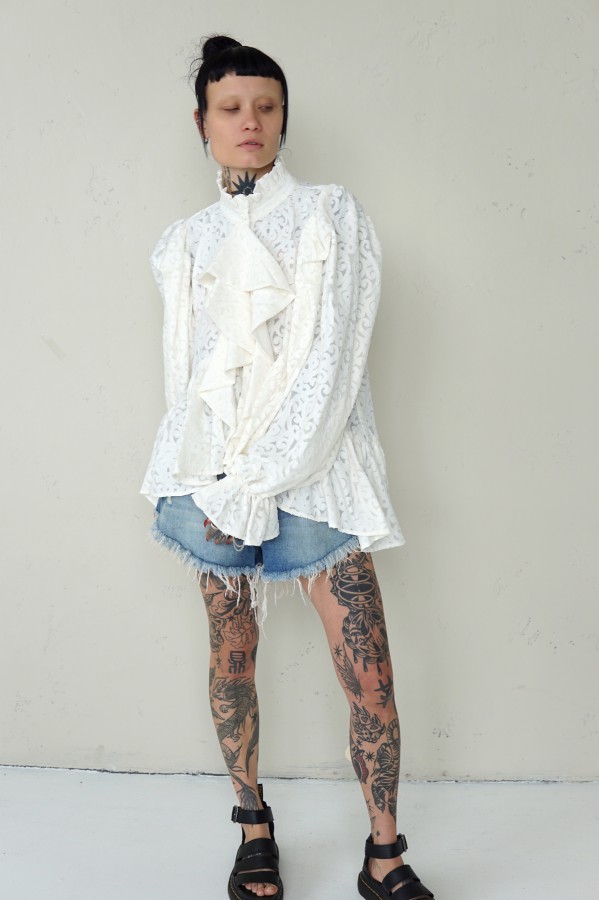 STYLISH BLOUSE WITH WIDE SLEEVES