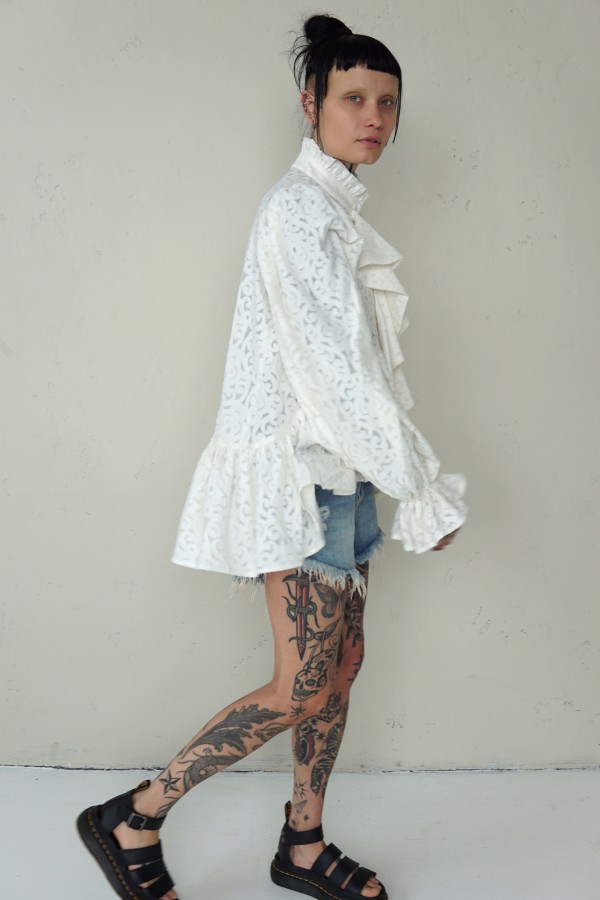 STYLISH BLOUSE WITH WIDE SLEEVES