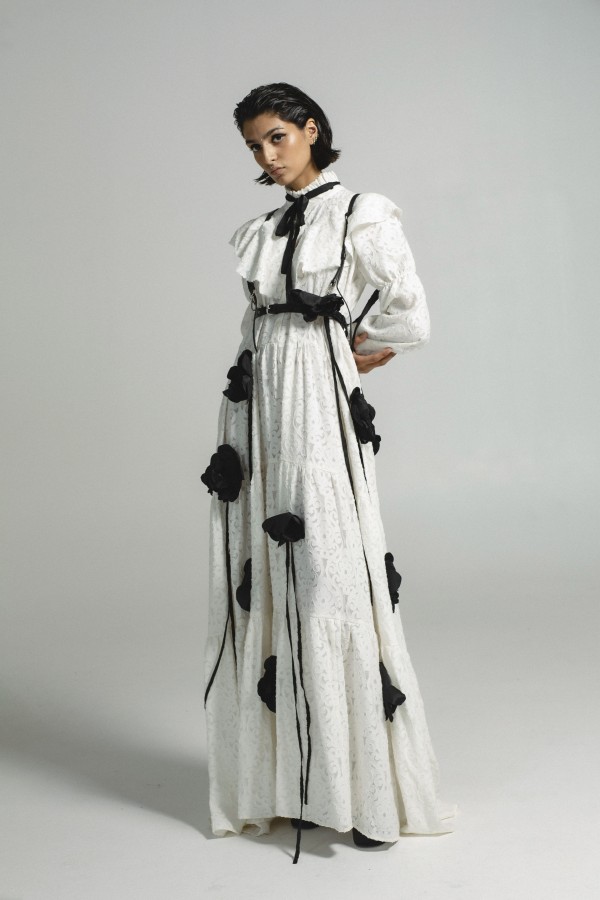 WHITE LONG DRESS WITH FLOWERS AND LONG SLEEVES WHITE LONG DRESS WITH FLOWERS AND LONG SLEEVES