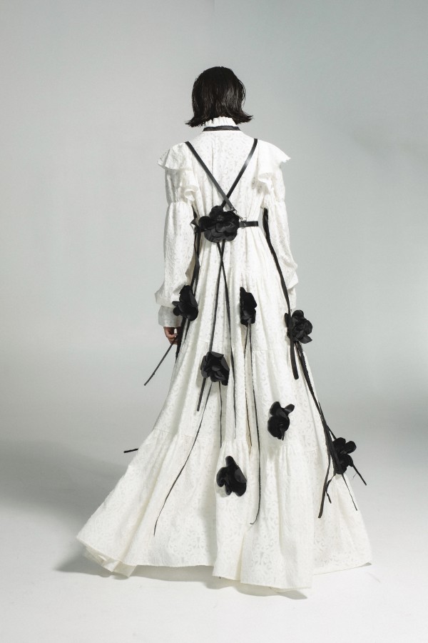 WHITE LONG DRESS WITH FLOWERS AND LONG SLEEVES WHITE LONG DRESS WITH FLOWERS AND LONG SLEEVES