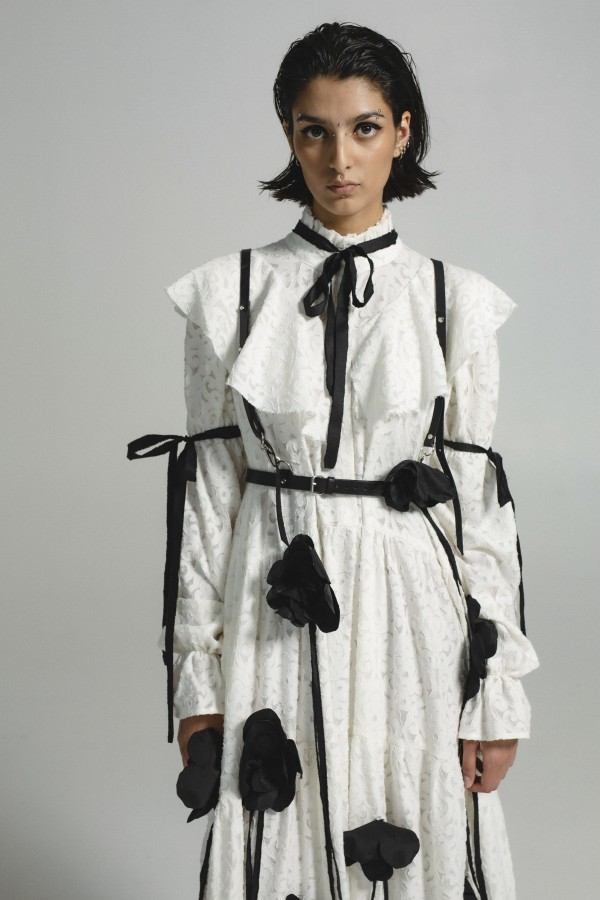 WHITE LONG DRESS WITH FLOWERS AND LONG SLEEVES WHITE LONG DRESS WITH FLOWERS AND LONG SLEEVES