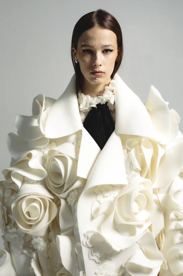 Avant Garde White Floral Coat, Editorial Photoshoot Coat, Couture Statement Coat, Oversized Designer Coat, Stage Costume, Artistic Fashion