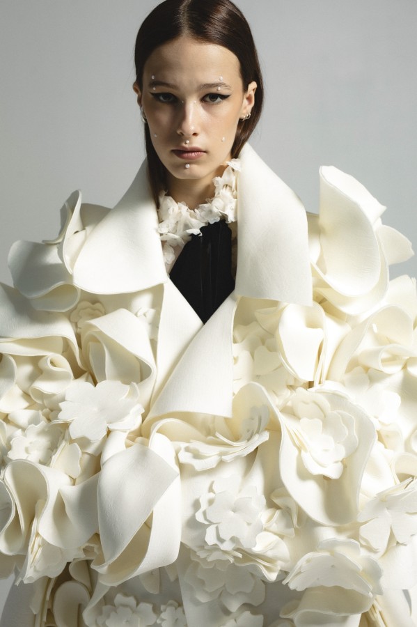 Avant Garde White Floral Coat, Editorial Photoshoot Coat, Couture Statement Coat, Oversized Designer Coat, Stage Costume, Artistic Fashion