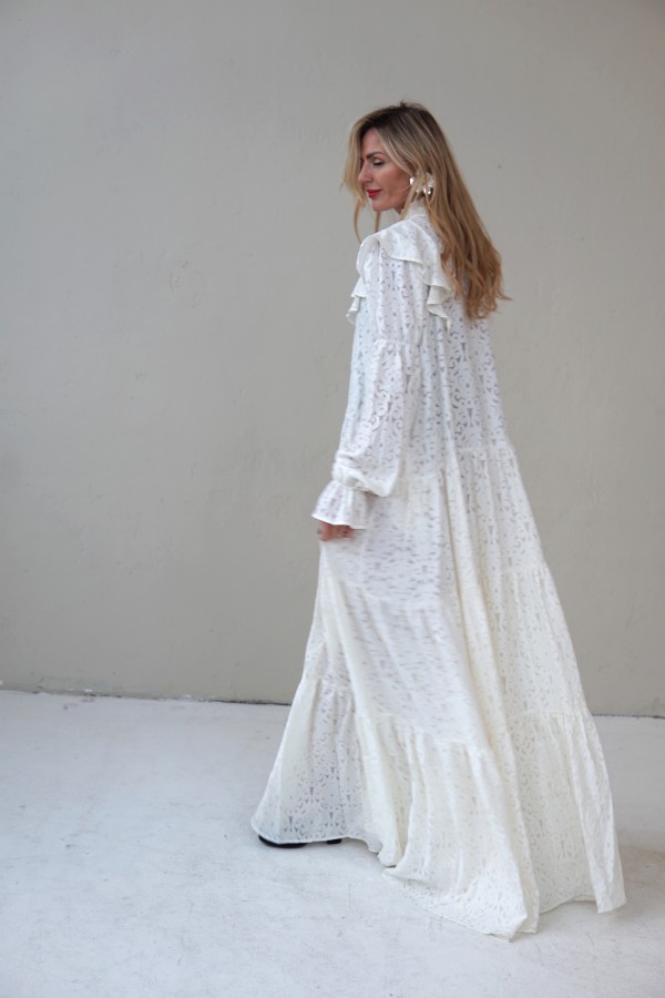 WHITE LONG DRESS WITH LONG SLEEVES AND RUFFLES
