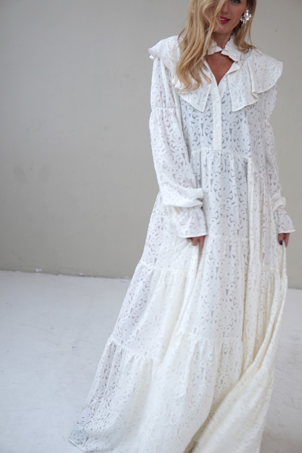 WHITE LONG DRESS WITH LONG SLEEVES AND RUFFLES