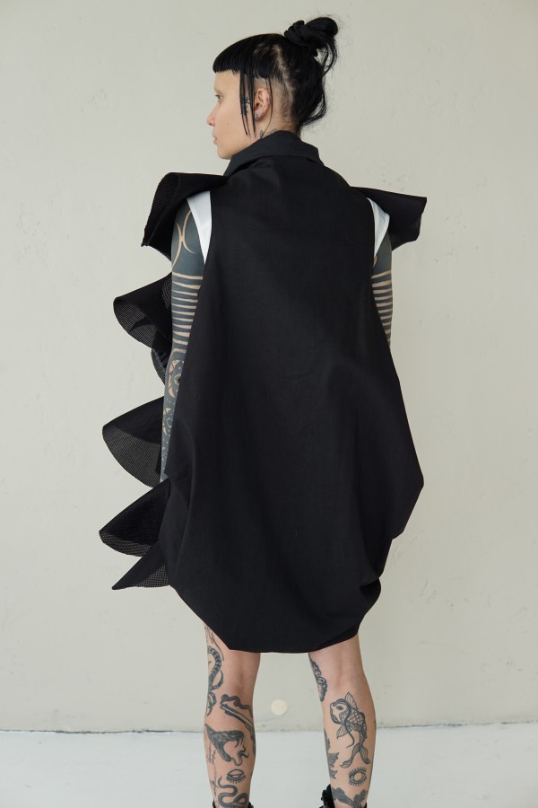 AVANT-GARDE COTTON VEST WITH DETAILS 