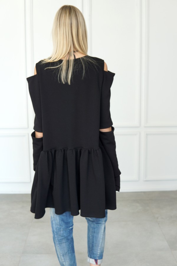 knitwear blouse with details on the sleeve