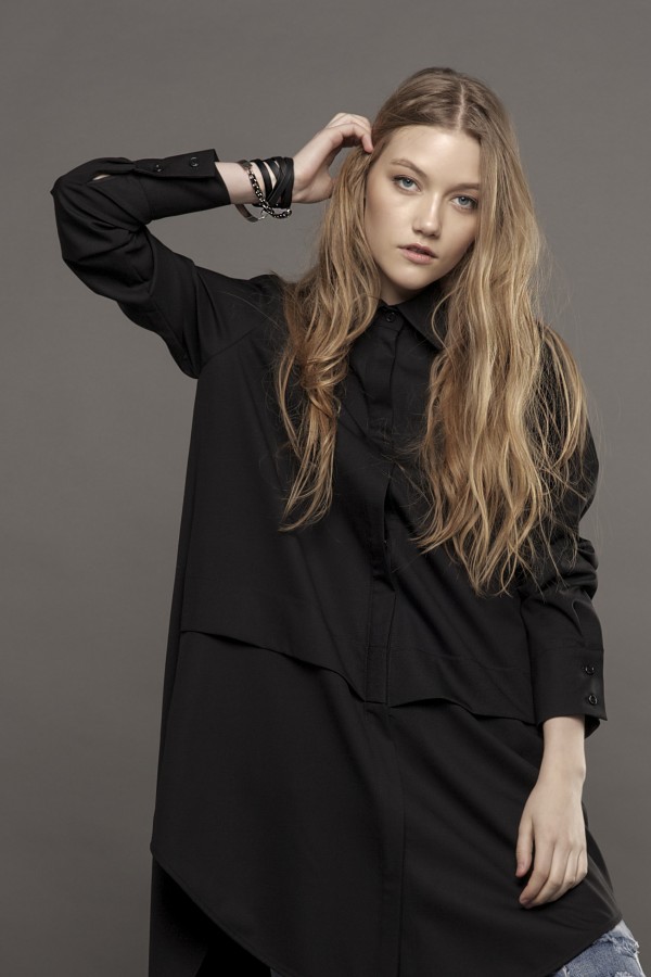 Long sleeved shirt with detail
