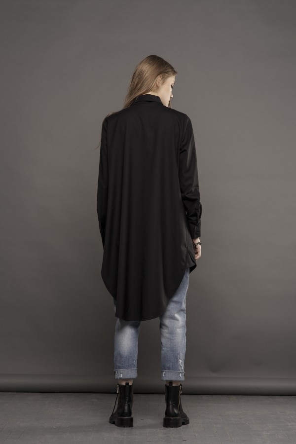 Long sleeved shirt with detail