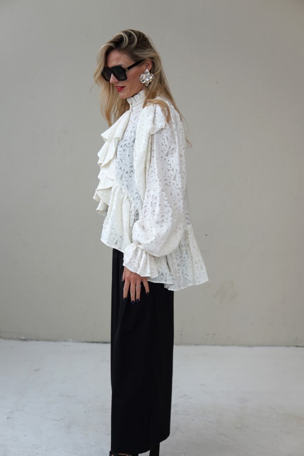 WHITE STYLISH BLOUSE WITH WIDE SLEEVES