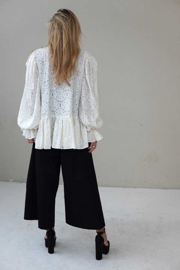 WHITE STYLISH BLOUSE WITH WIDE SLEEVES