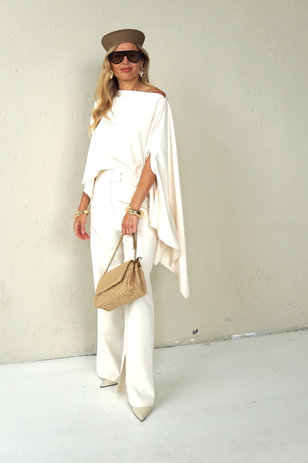 WHITE BLOUSE 