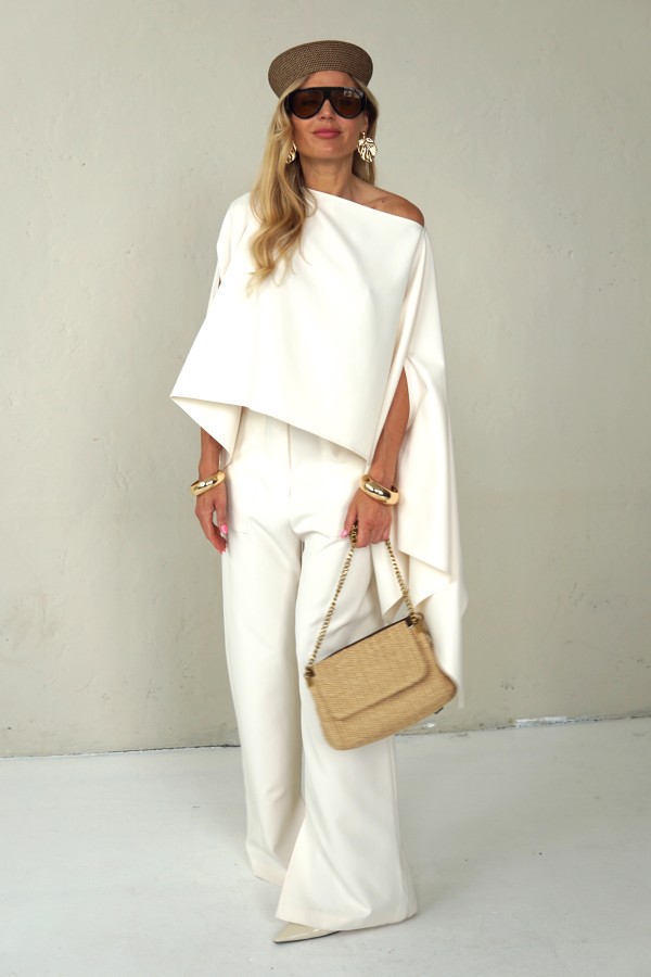 WHITE BLOUSE 