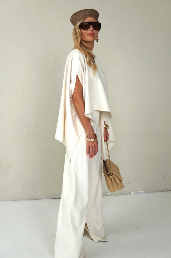 WHITE BLOUSE 