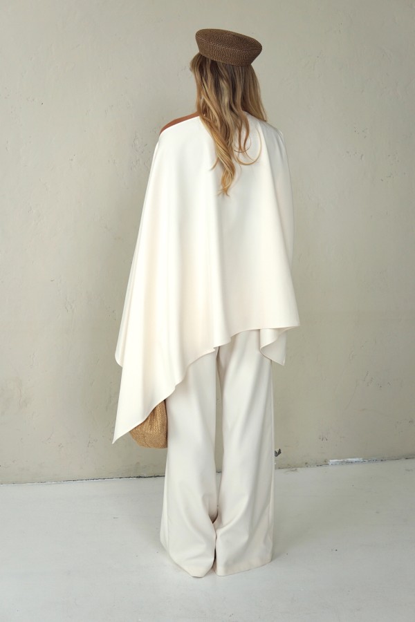 WHITE BLOUSE 