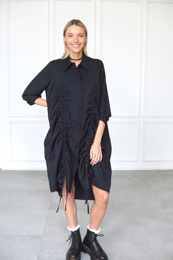 woolen shirt with ruffled details on the front